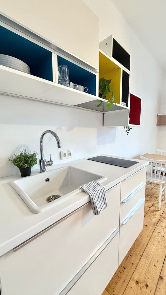 Prenájom bytu 1-izbový 27 m², Gabčíkova, Praha, Praha Prenájom bytu 1-izbový 27 m², Gabčíkova, Praha, Praha