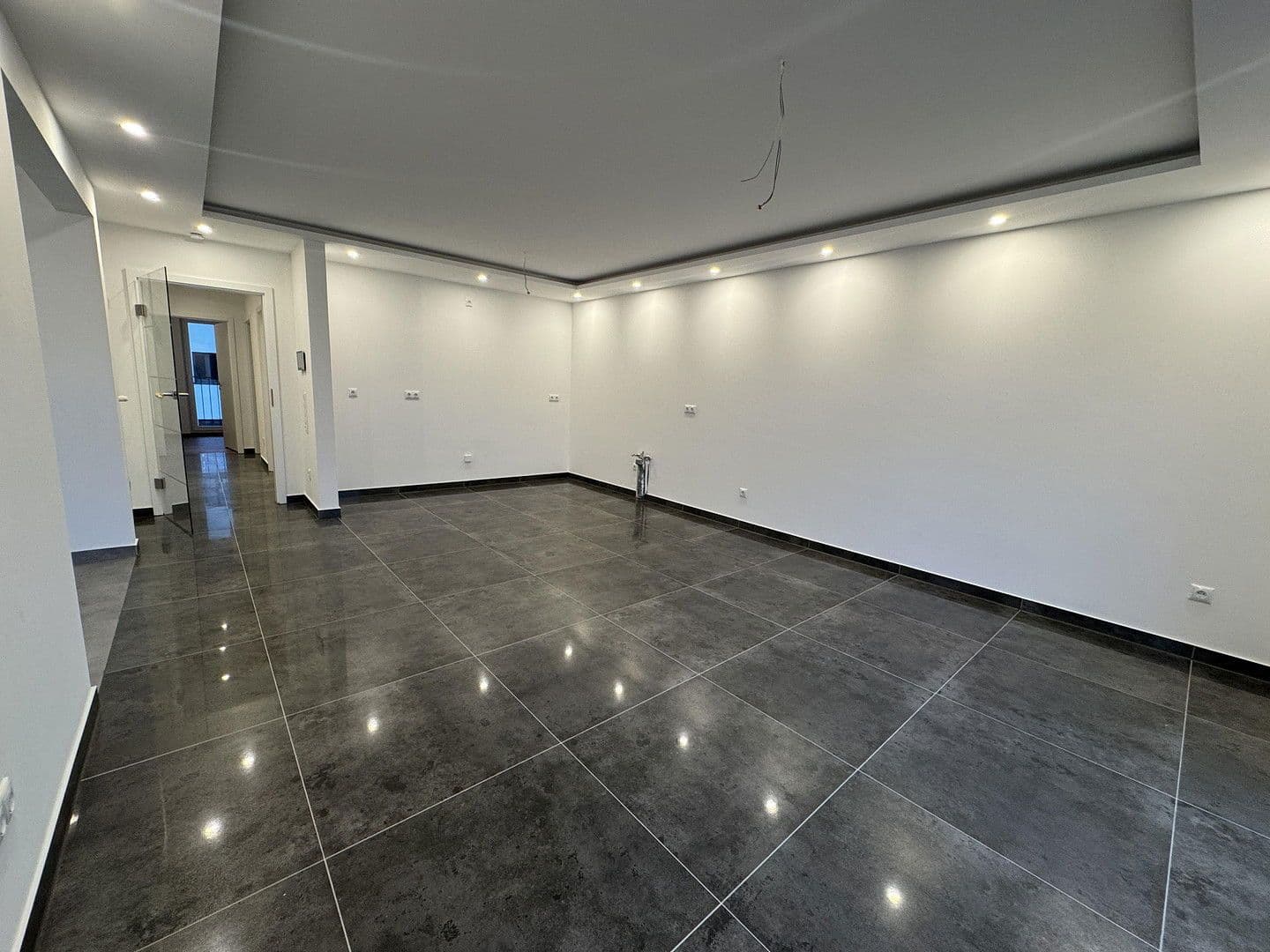 Prenájom bytu 3-izbový 75 m², Philipp-Ullrich-Str.7A, Offenbach, Hesensko Prenájom bytu 3-izbový 75 m², Philipp-Ullrich-Str.7A, Offenbach, Hesensko