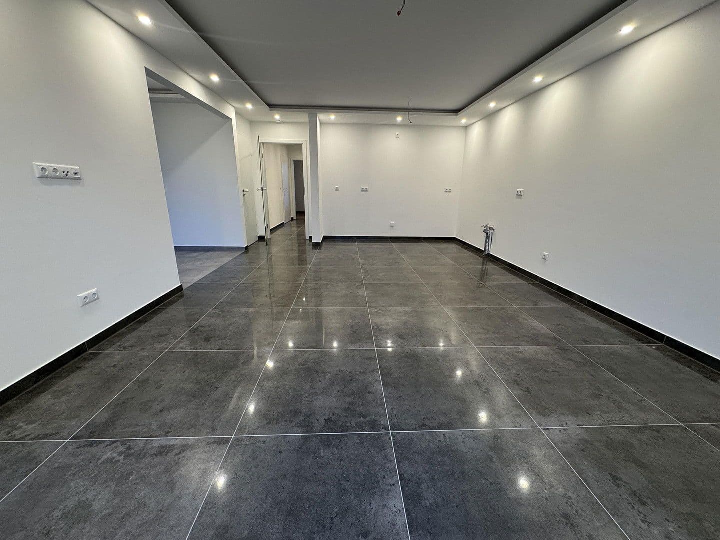 Prenájom bytu 3-izbový 75 m², Philipp-Ullrich-Str.7A, Offenbach, Hesensko Prenájom bytu 3-izbový 75 m², Philipp-Ullrich-Str.7A, Offenbach, Hesensko