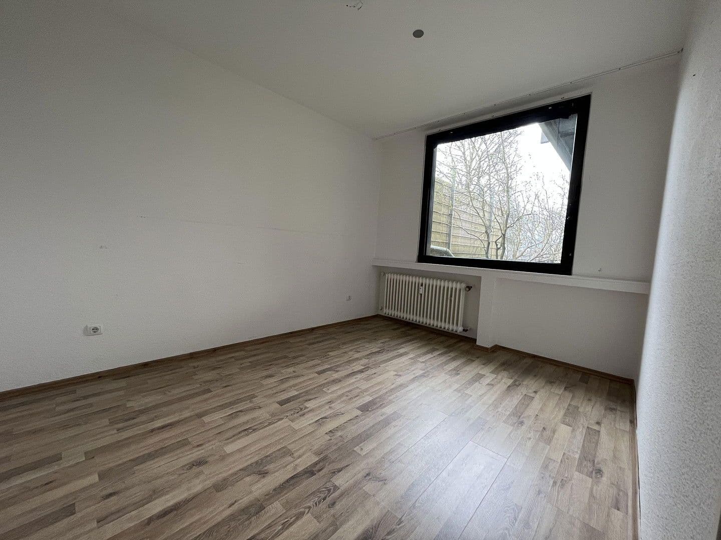 Prenájom bytu 2-izbový 80 m², Unter St. Clemens 28, Solingen, Severné Porýnie - Westfálsko Prenájom bytu 2-izbový 80 m², Unter St. Clemens 28, Solingen, Severné Porýnie - Westfálsko
