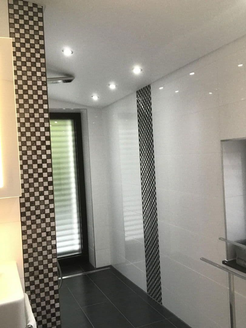 Prenájom domu 146 m², pozemek 327 m², Ursprungweg 36, Weil der Stadt, Bádensko-Wurttembersko Prenájom domu 146 m², pozemek 327 m², Ursprungweg 36, Weil der Stadt, Bádensko-Wurttembersko