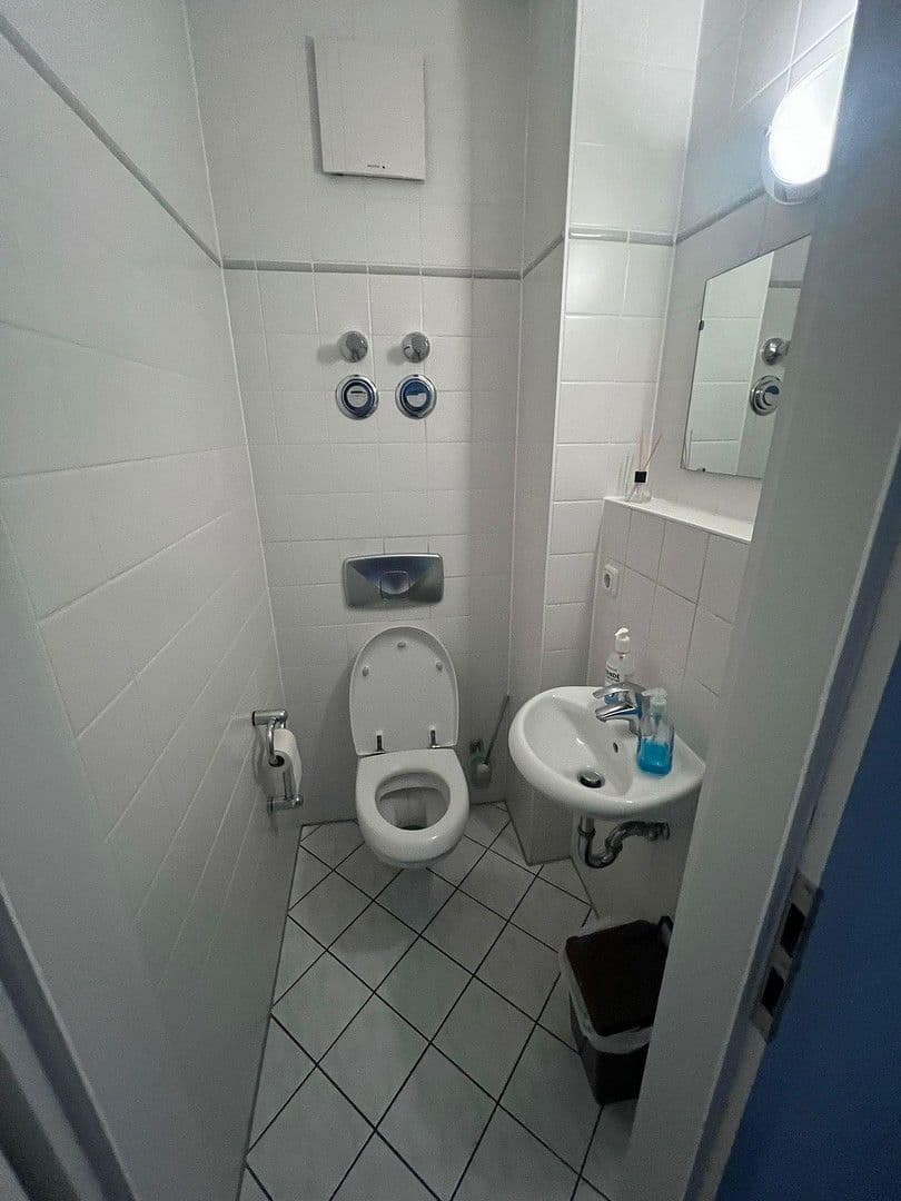 Prenájom kancelárie 65 m², Pfotenhauerstr. 52, Dresden, Sasko Prenájom kancelárie 65 m², Pfotenhauerstr. 52, Dresden, Sasko