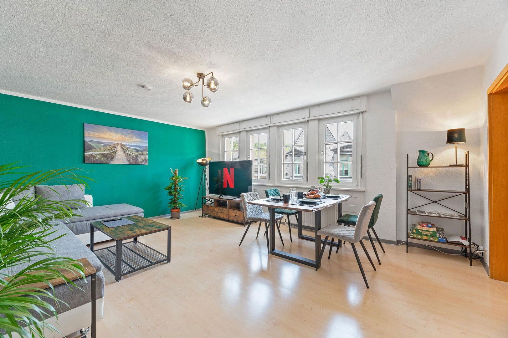 Prenájom bytu 2-izbový 92 m², Am Kronenhof 29, Esslingen am Neckar, Bádensko-Wurttembersko Prenájom bytu 2-izbový 92 m², Am Kronenhof 29, Esslingen am Neckar, Bádensko-Wurttembersko