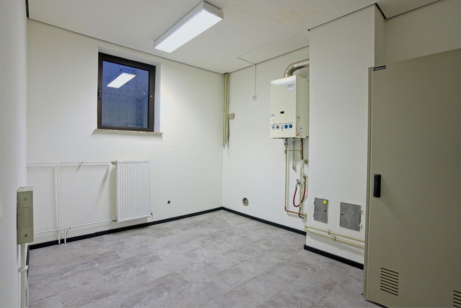 Prenájom kancelárie 105 m², Taubentalstraße 26, Walkenried, Dolné Sasko Prenájom kancelárie 105 m², Taubentalstraße 26, Walkenried, Dolné Sasko