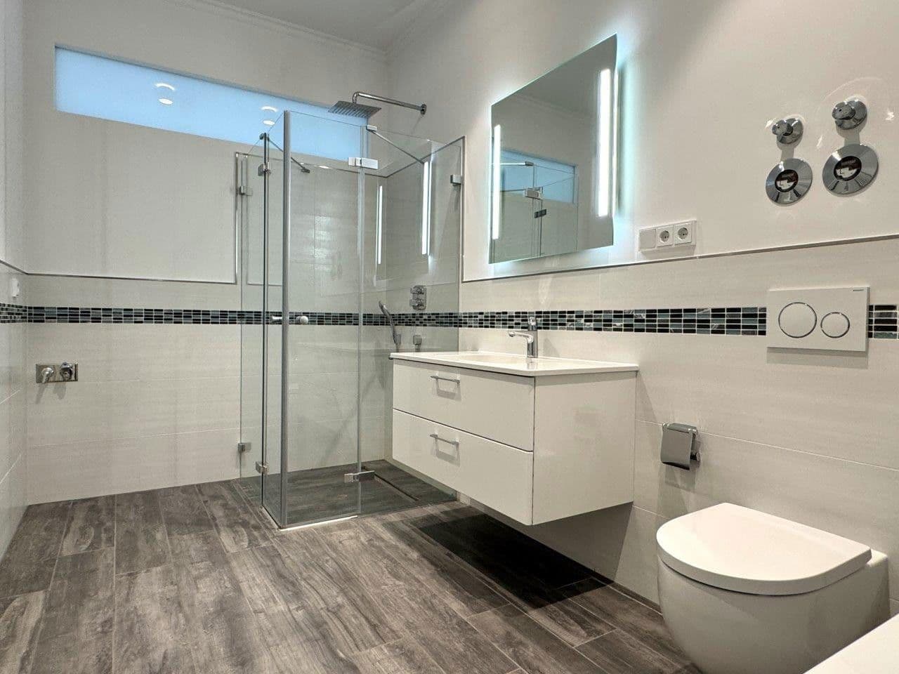 Prenájom bytu 2-izbový 113 m², Müggelseedamm 288, Berlin, Berlín Prenájom bytu 2-izbový 113 m², Müggelseedamm 288, Berlin, Berlín