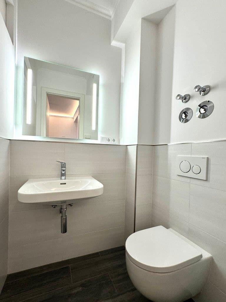 Prenájom bytu 2-izbový 113 m², Müggelseedamm 288, Berlin, Berlín Prenájom bytu 2-izbový 113 m², Müggelseedamm 288, Berlin, Berlín