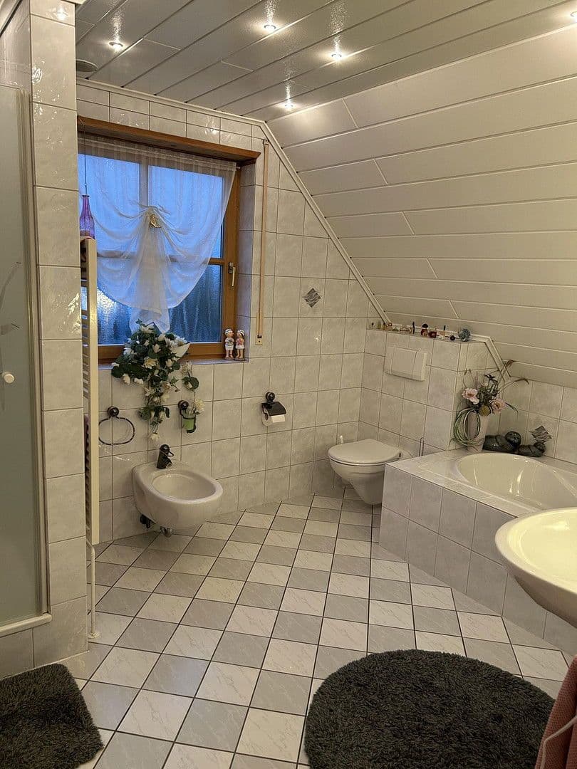 Predaj domu 160 m², pozemek 450 m², Brinkum, Dolné Sasko Predaj domu 160 m², pozemek 450 m², Brinkum, Dolné Sasko