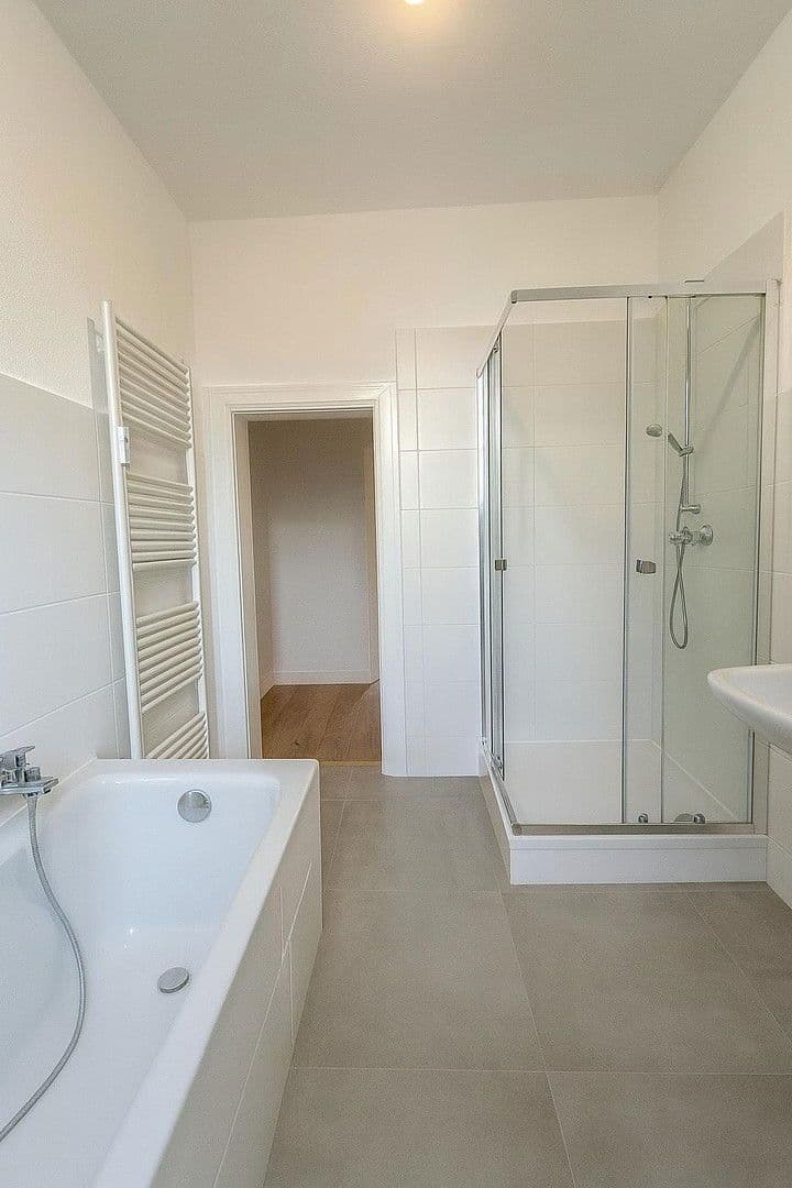 Prenájom bytu 5-izbový 150 m², Paracelsusstraße 2c, Halle (Saale), Sasko-Anhaltsko Prenájom bytu 5-izbový 150 m², Paracelsusstraße 2c, Halle (Saale), Sasko-Anhaltsko