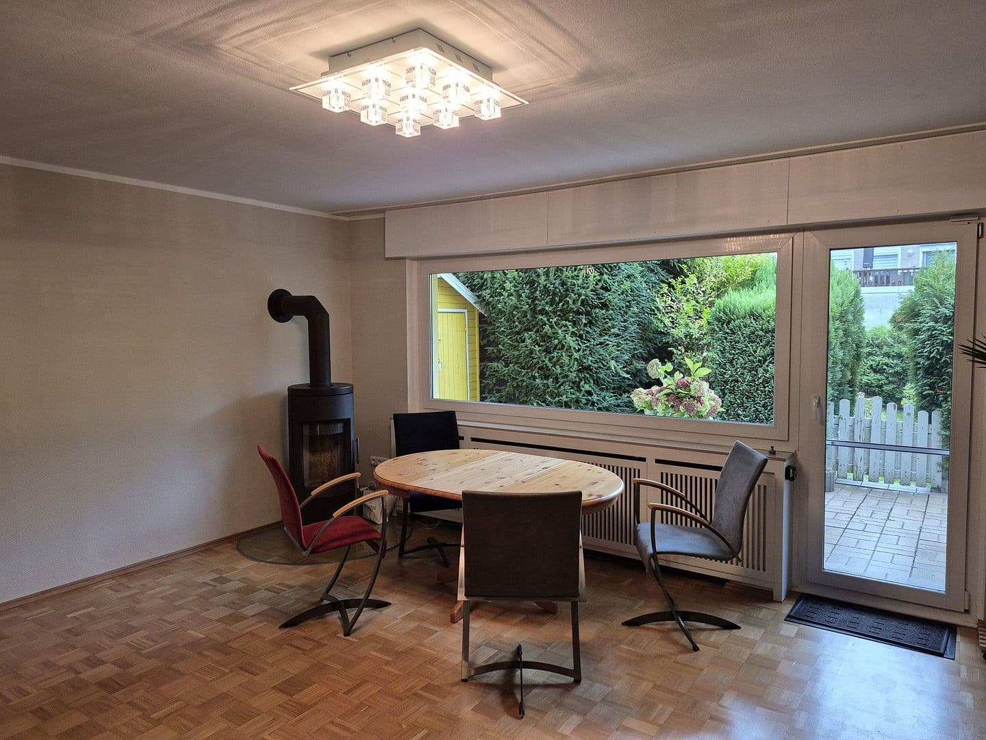 Prenájom bytu 3-izbový 96 m², Essen, Ruhr, Severné Porýnie - Westfálsko Prenájom bytu 3-izbový 96 m², Essen, Ruhr, Severné Porýnie - Westfálsko