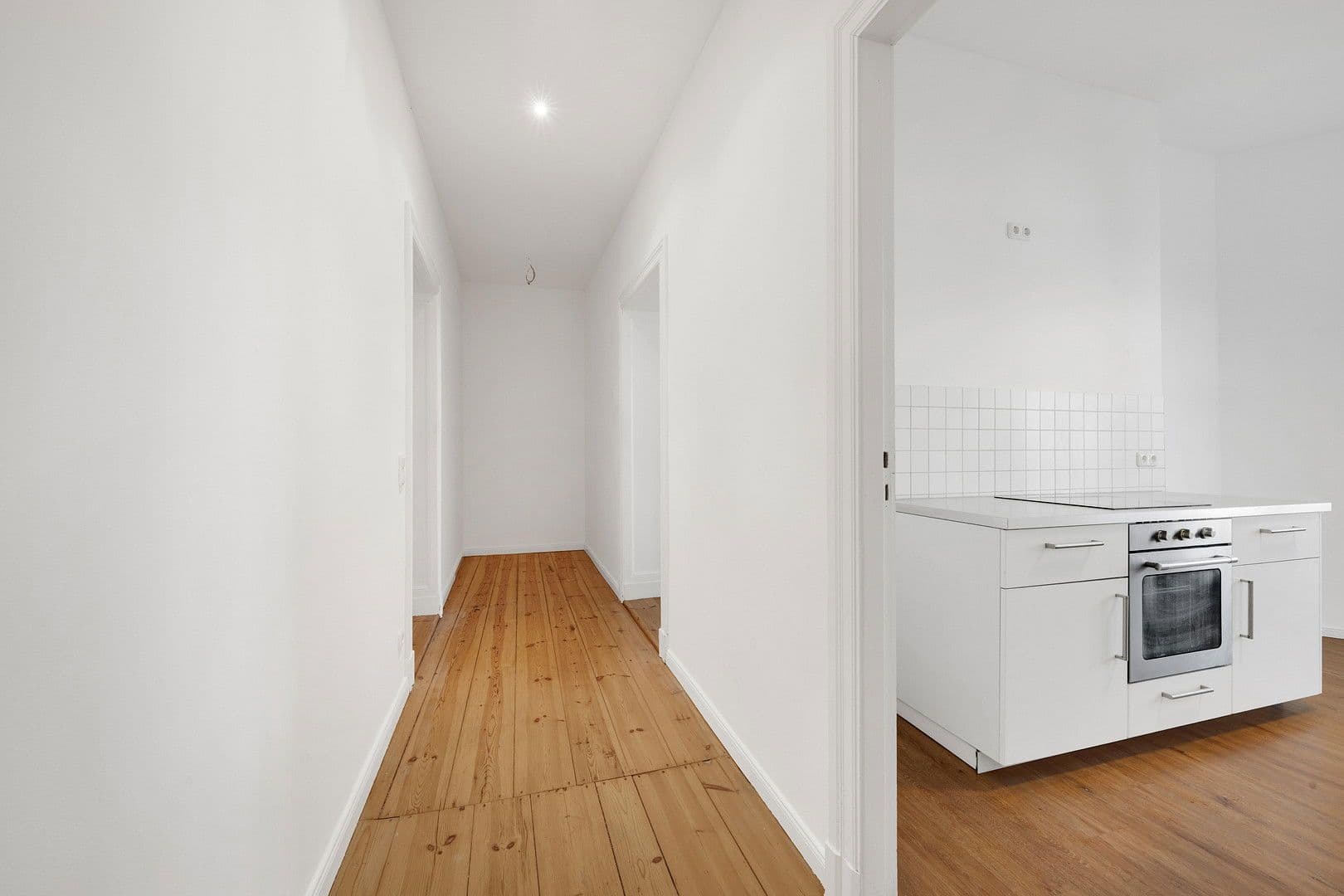 Predaj bytu 3-izbový 101 m², Berlin, Berlín Predaj bytu 3-izbový 101 m², Berlin, Berlín