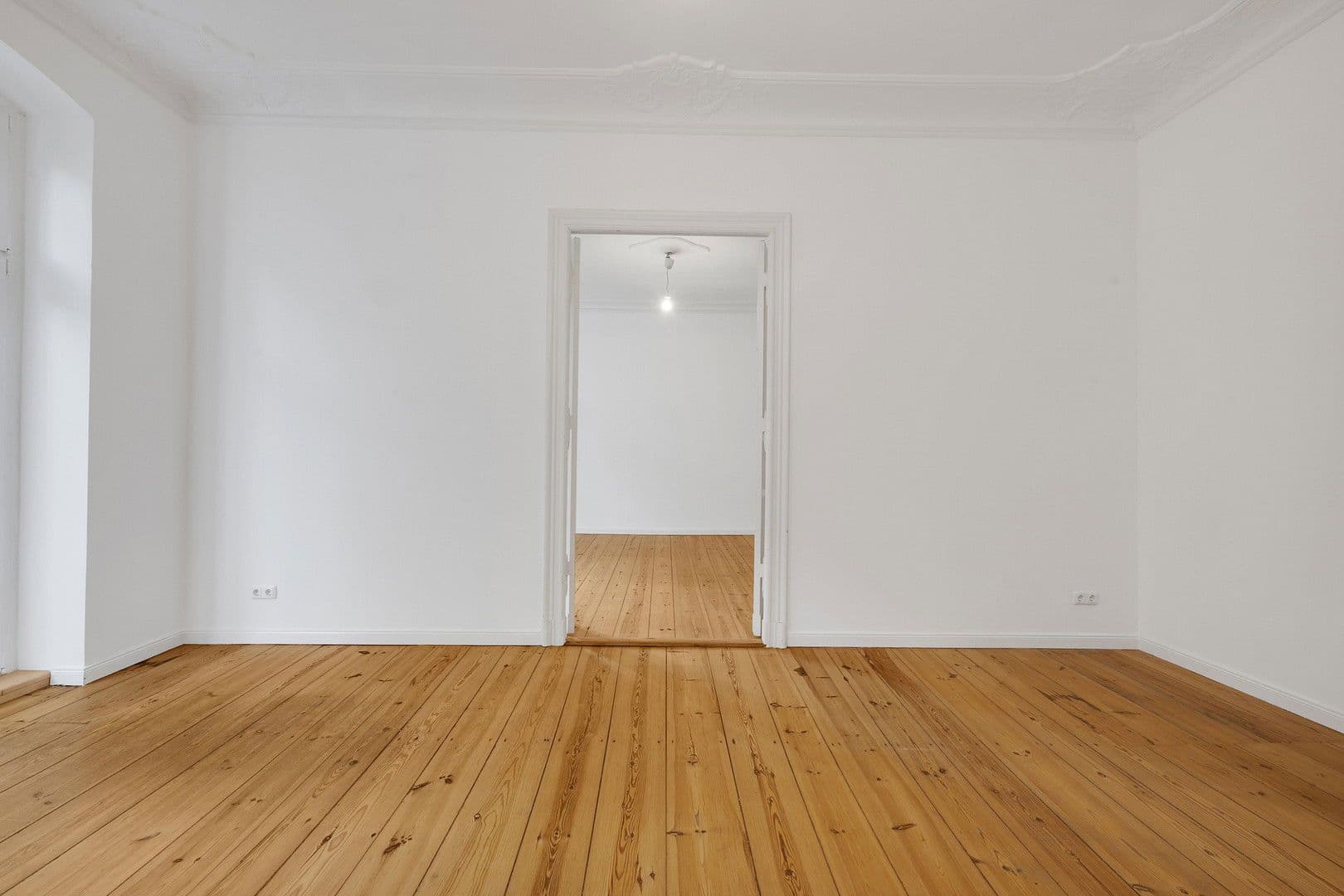 Predaj bytu 3-izbový 101 m², Berlin, Berlín Predaj bytu 3-izbový 101 m², Berlin, Berlín