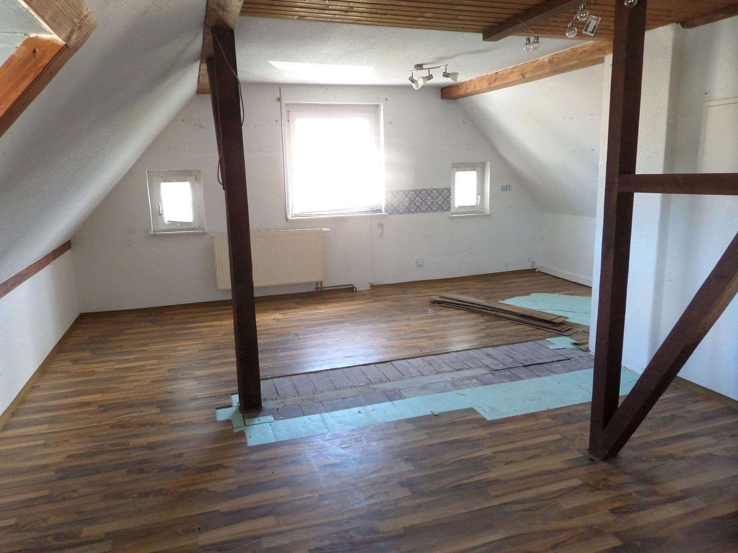 Predaj domu 157 m², pozemek 341 m², Lauchhammer, Brandenbursko Predaj domu 157 m², pozemek 341 m², Lauchhammer, Brandenbursko