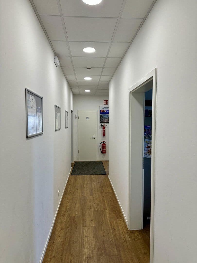 Prenájom nebytového priestoru 720 m², Lüneburg, Dolné Sasko Prenájom nebytového priestoru 720 m², Lüneburg, Dolné Sasko