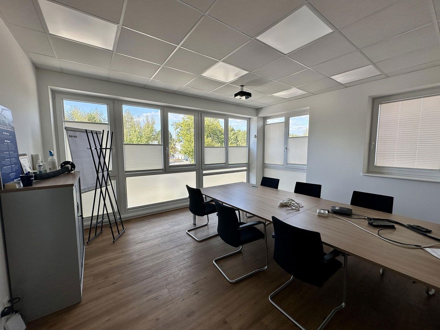 Prenájom nebytového priestoru 720 m², Lüneburg, Dolné Sasko Prenájom nebytového priestoru 720 m², Lüneburg, Dolné Sasko