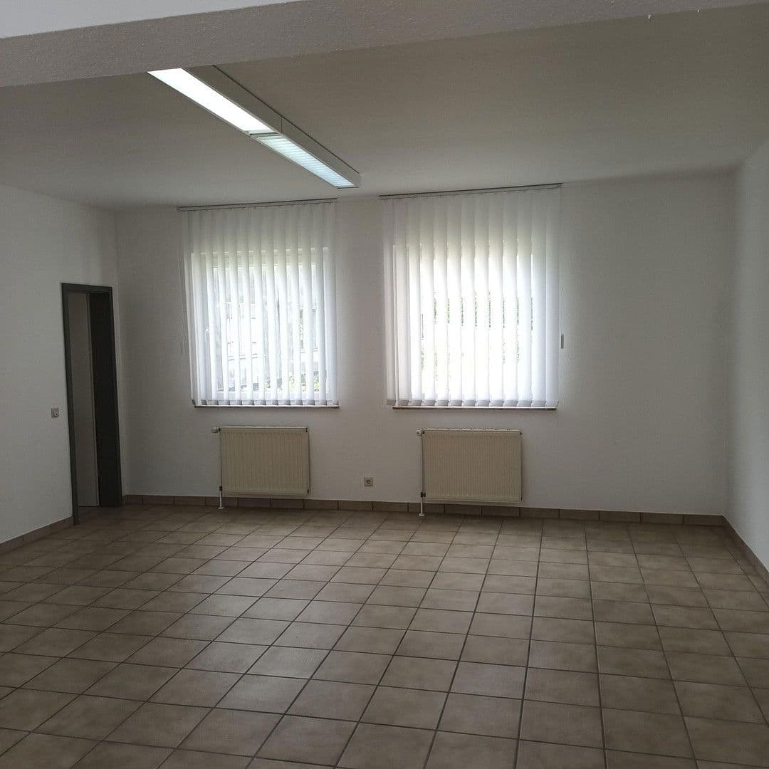 Prenájom nebytového priestoru 860 m², Neunkirchen, Severné Porýnie - Westfálsko Prenájom nebytového priestoru 860 m², Neunkirchen, Severné Porýnie - Westfálsko