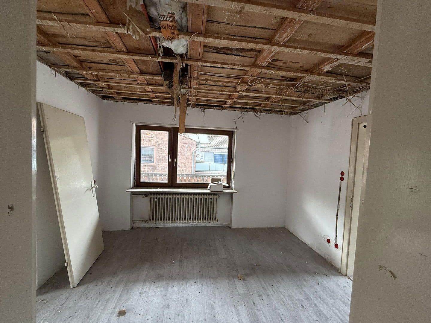 Predaj domu 165 m², pozemek 250 m², Esthal, Porýnie-Falcko Predaj domu 165 m², pozemek 250 m², Esthal, Porýnie-Falcko