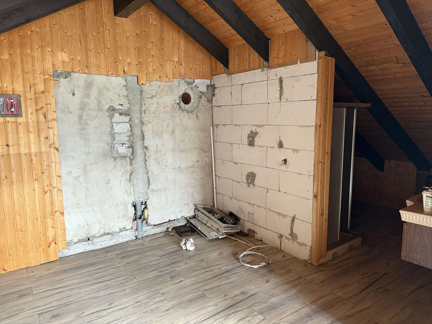 Predaj domu 165 m², pozemek 250 m², Esthal, Porýnie-Falcko Predaj domu 165 m², pozemek 250 m², Esthal, Porýnie-Falcko