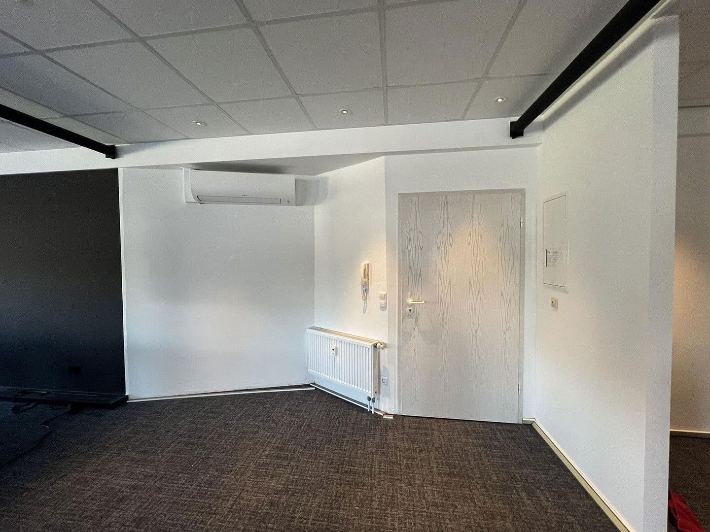 Prenájom kancelárie 95 m², Göppingen, Bádensko-Wurttembersko Prenájom kancelárie 95 m², Göppingen, Bádensko-Wurttembersko