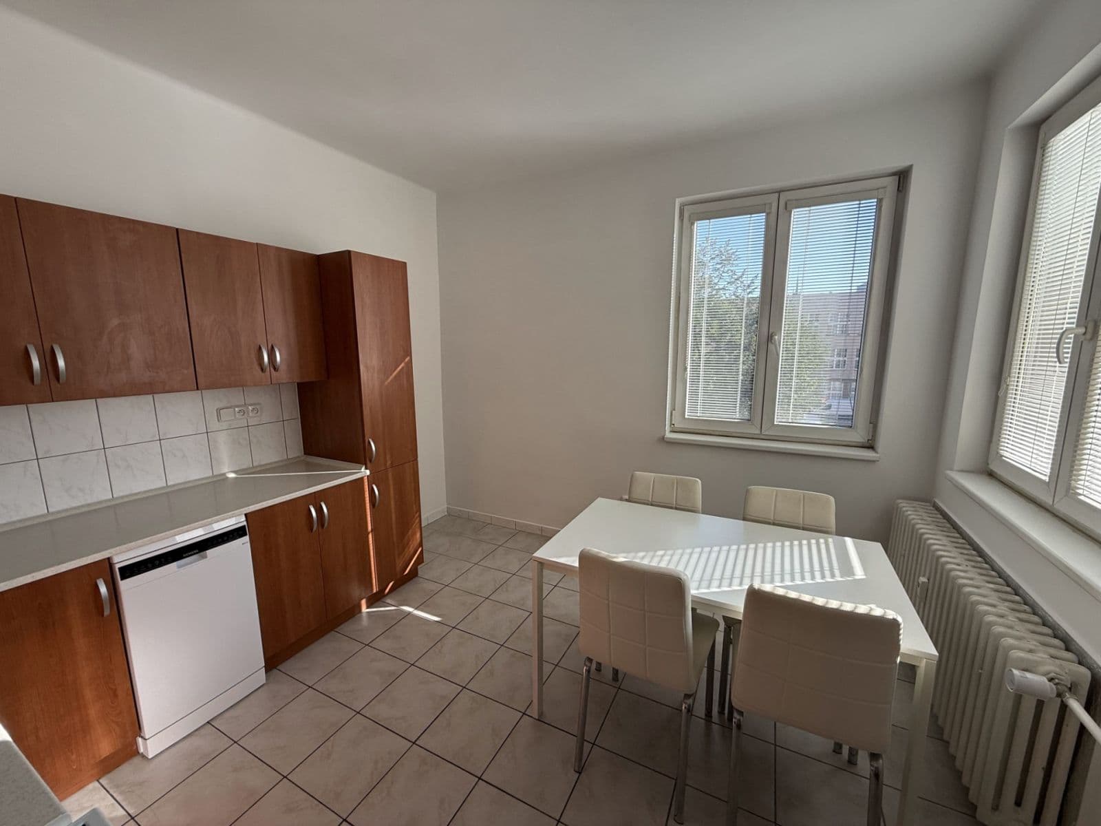 Predaj bytu 2-izbový 69 m², Sladkovského, Pardubice, Pardubický kraj Predaj bytu 2-izbový 69 m², Sladkovského, Pardubice, Pardubický kraj