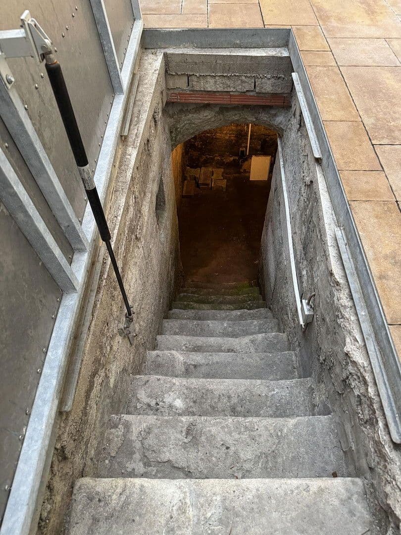 Prenájom domu 102 m², pozemek 98 m², Kuttlerstr. 15, Erlangen, Bavorsko Prenájom domu 102 m², pozemek 98 m², Kuttlerstr. 15, Erlangen, Bavorsko