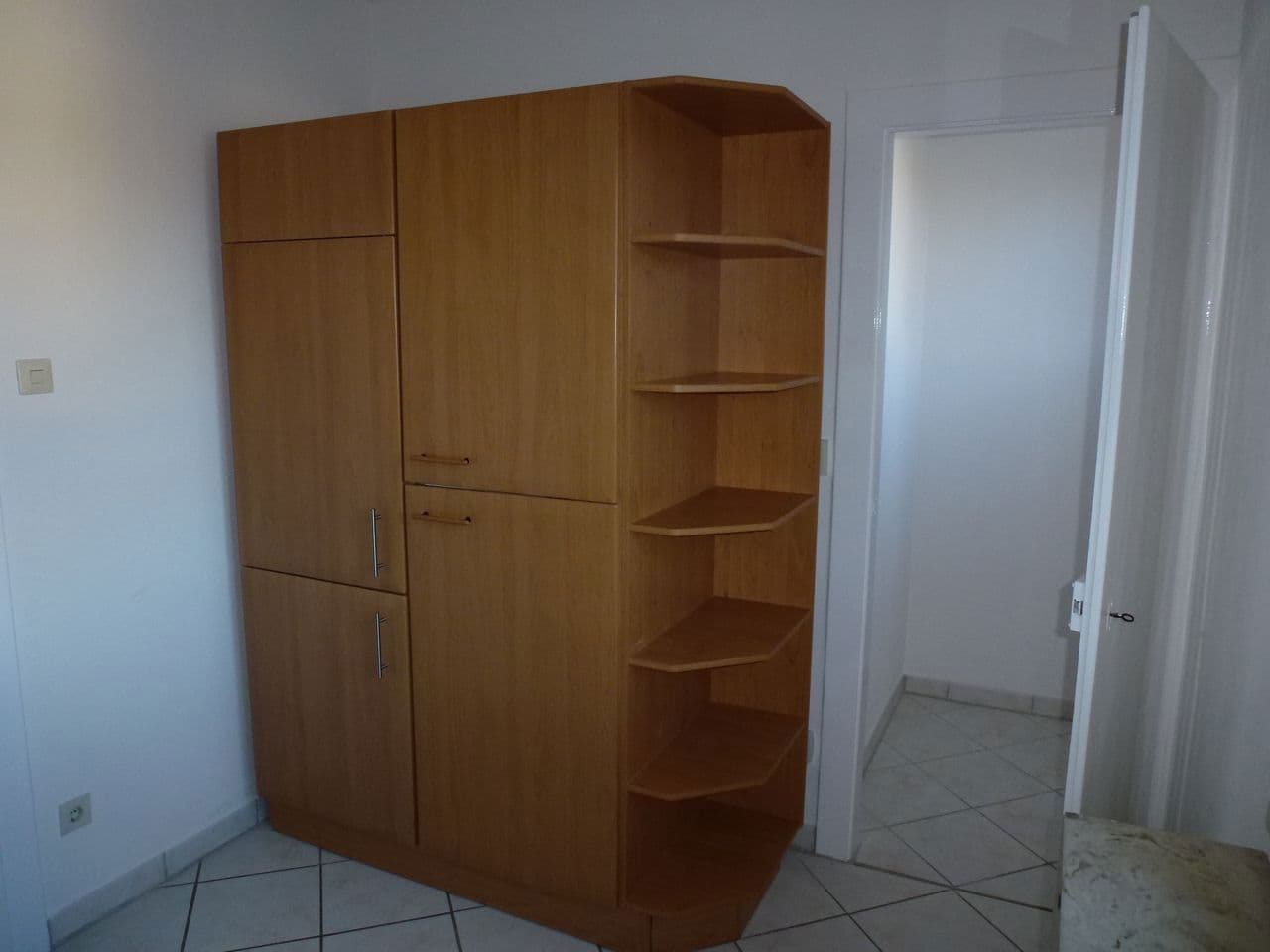 Prenájom bytu 2-izbový 70 m², Kelsterbach, Hesensko Prenájom bytu 2-izbový 70 m², Kelsterbach, Hesensko