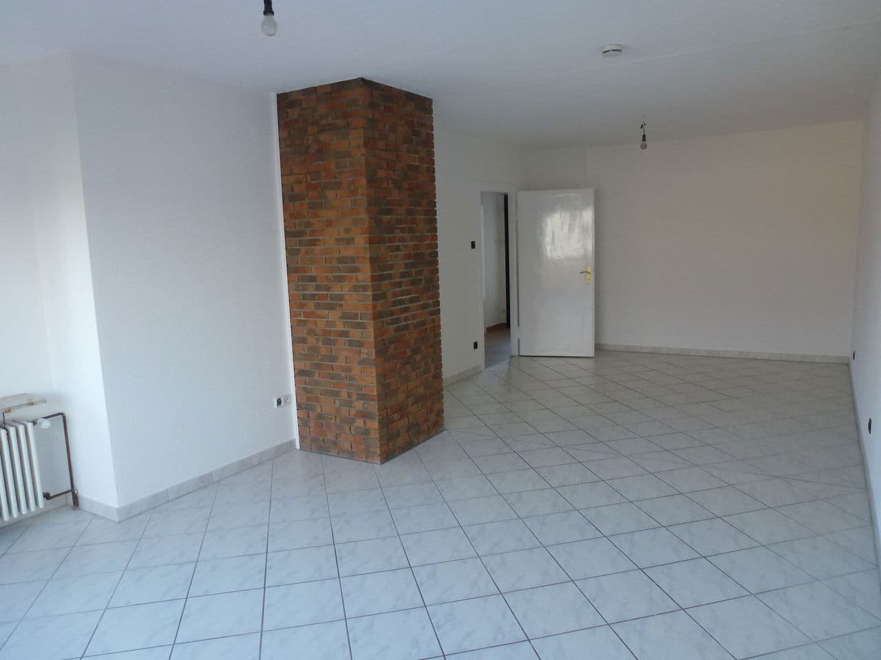 Prenájom bytu 2-izbový 70 m², Kelsterbach, Hesensko Prenájom bytu 2-izbový 70 m², Kelsterbach, Hesensko