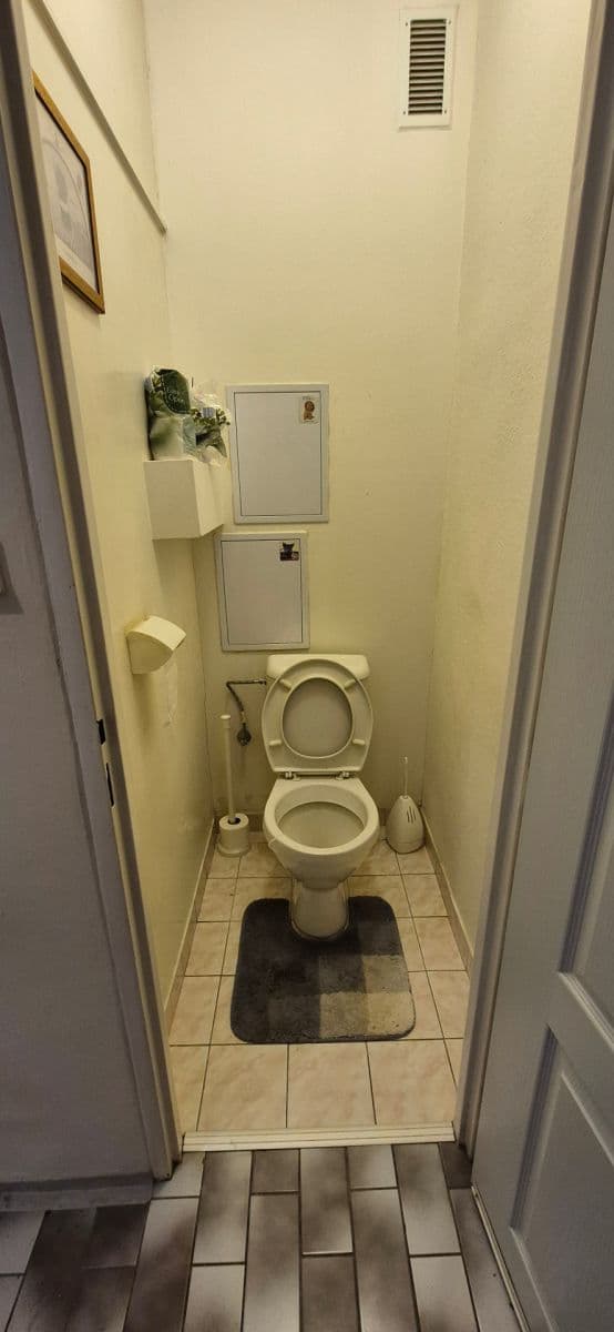 Prenájom bytu 2-izbový 55 m², U Krbu, Praha, Praha Prenájom bytu 2-izbový 55 m², U Krbu, Praha, Praha