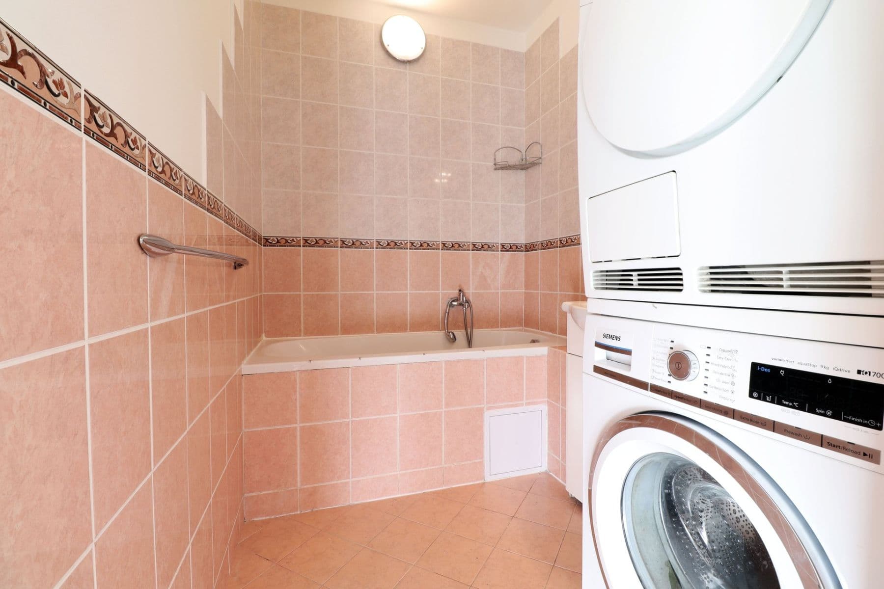 Prenájom bytu 3-izbový 69 m², Tanvaldská, Praha, Praha Prenájom bytu 3-izbový 69 m², Tanvaldská, Praha, Praha