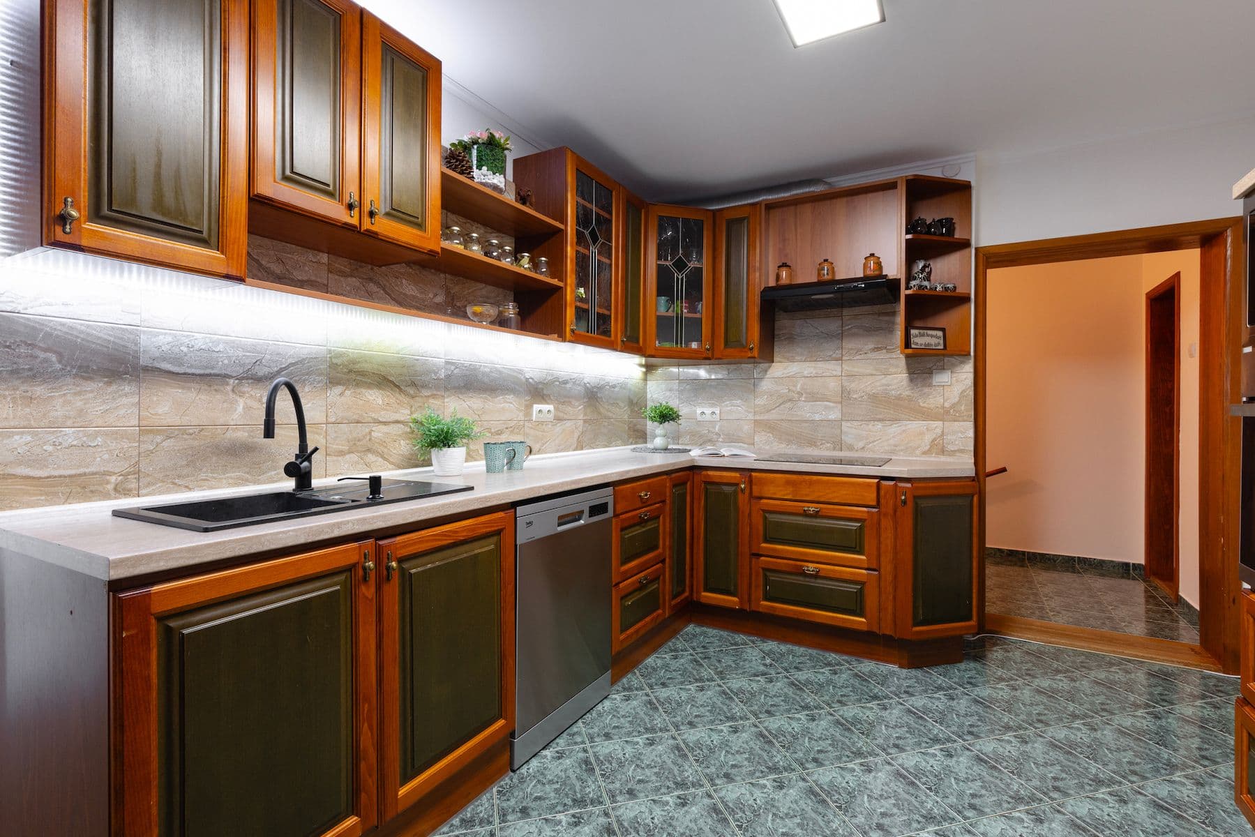 Predaj domu 240 m², pozemek 2.000 m², Luční, Kamenice, Středočeský kraj Predaj domu 240 m², pozemek 2.000 m², Luční, Kamenice, Středočeský kraj