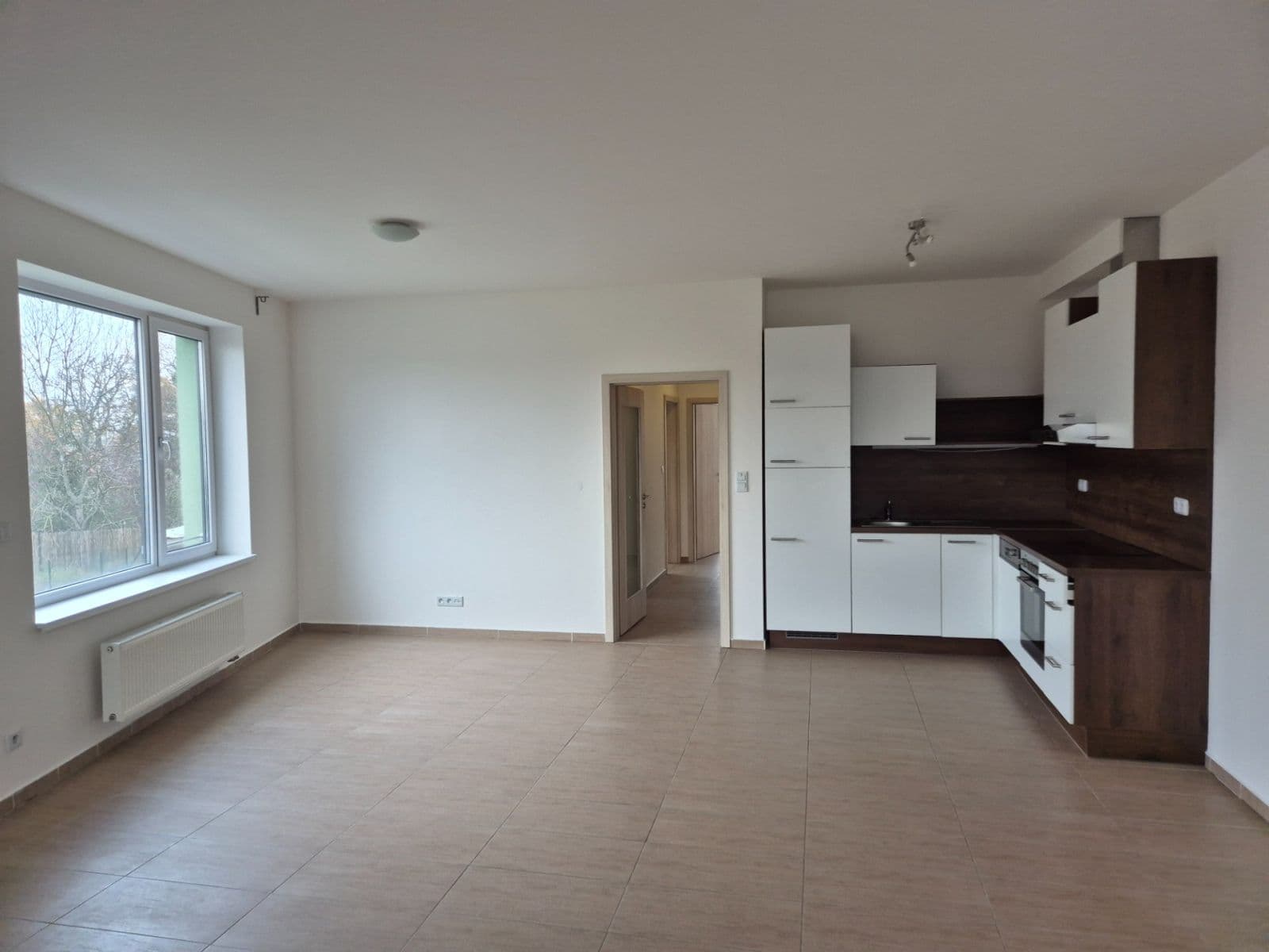 Prenájom bytu 3-izbový 107 m², Premonstrátů, Chýně, Středočeský kraj Prenájom bytu 3-izbový 107 m², Premonstrátů, Chýně, Středočeský kraj