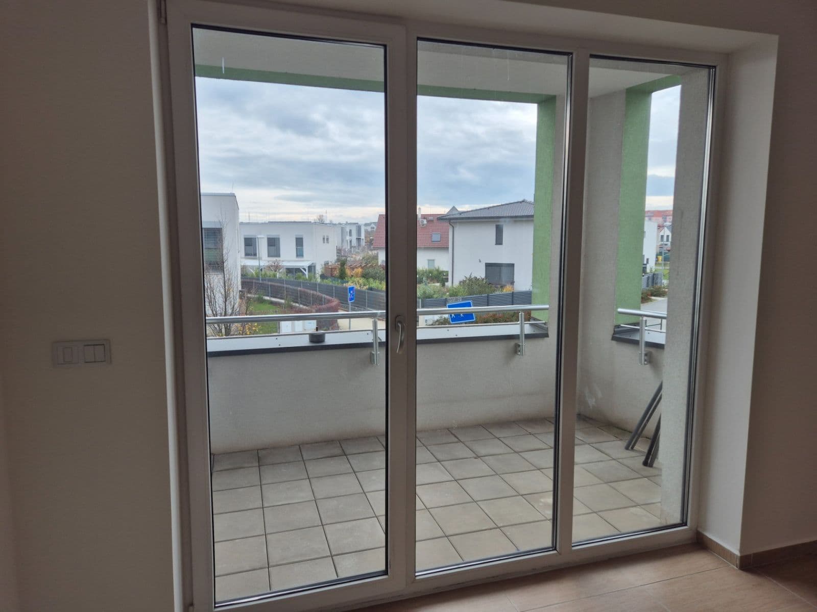 Prenájom bytu 3-izbový 107 m², Premonstrátů, Chýně, Středočeský kraj Prenájom bytu 3-izbový 107 m², Premonstrátů, Chýně, Středočeský kraj