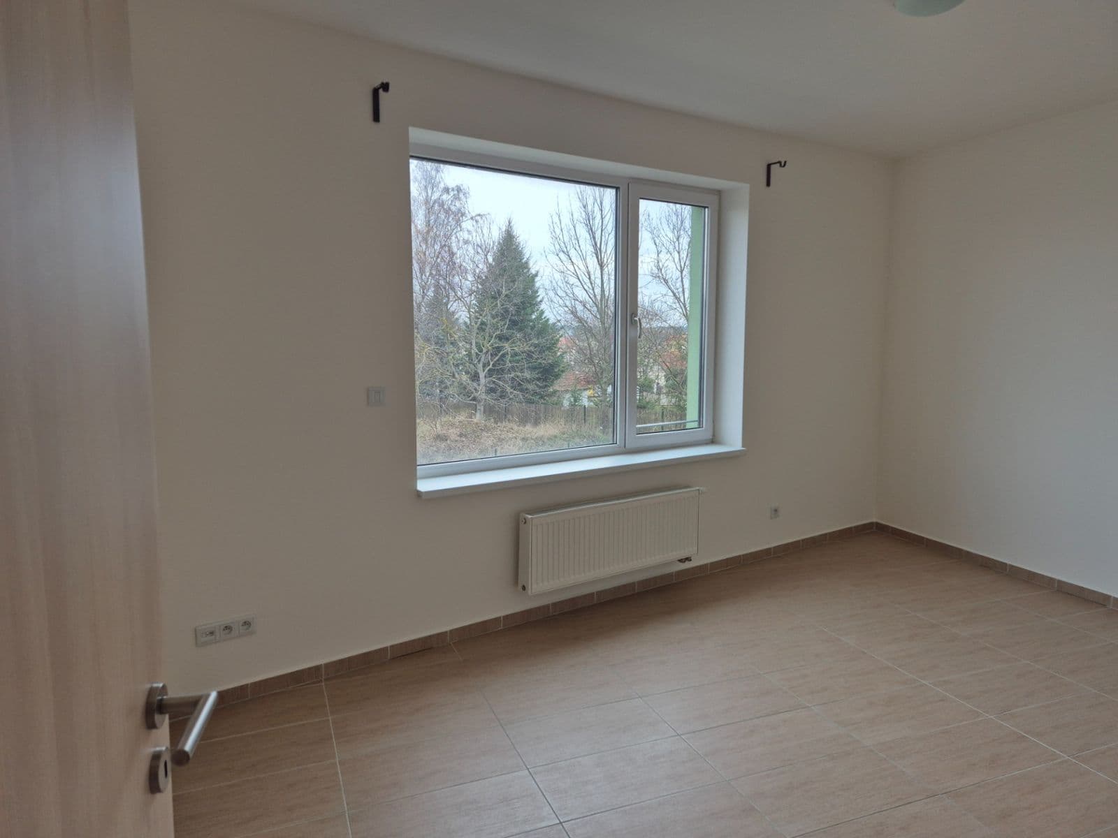 Prenájom bytu 3-izbový 107 m², Premonstrátů, Chýně, Středočeský kraj Prenájom bytu 3-izbový 107 m², Premonstrátů, Chýně, Středočeský kraj