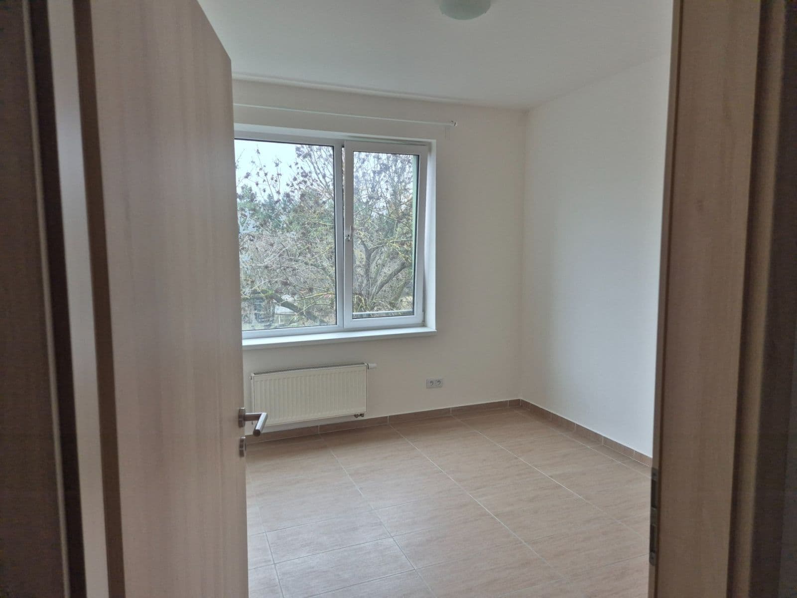 Prenájom bytu 3-izbový 107 m², Premonstrátů, Chýně, Středočeský kraj Prenájom bytu 3-izbový 107 m², Premonstrátů, Chýně, Středočeský kraj