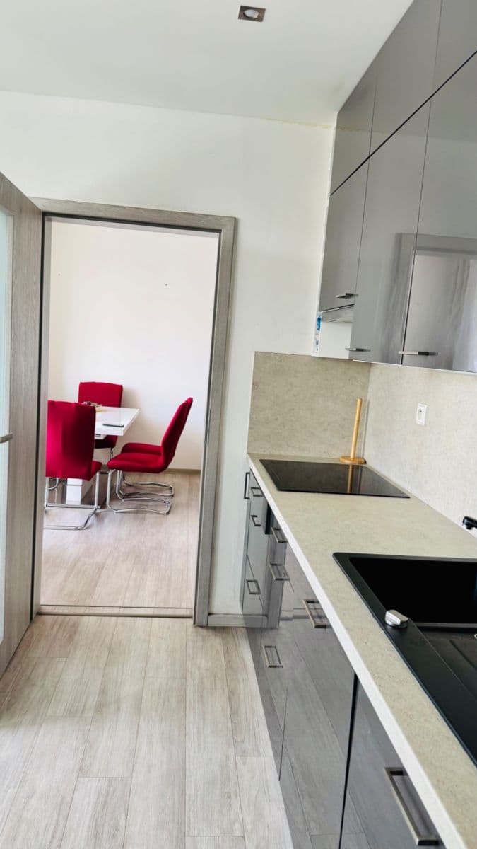 Prenájom bytu 3-izbový 70 m², Radčina, Praha, Praha Prenájom bytu 3-izbový 70 m², Radčina, Praha, Praha