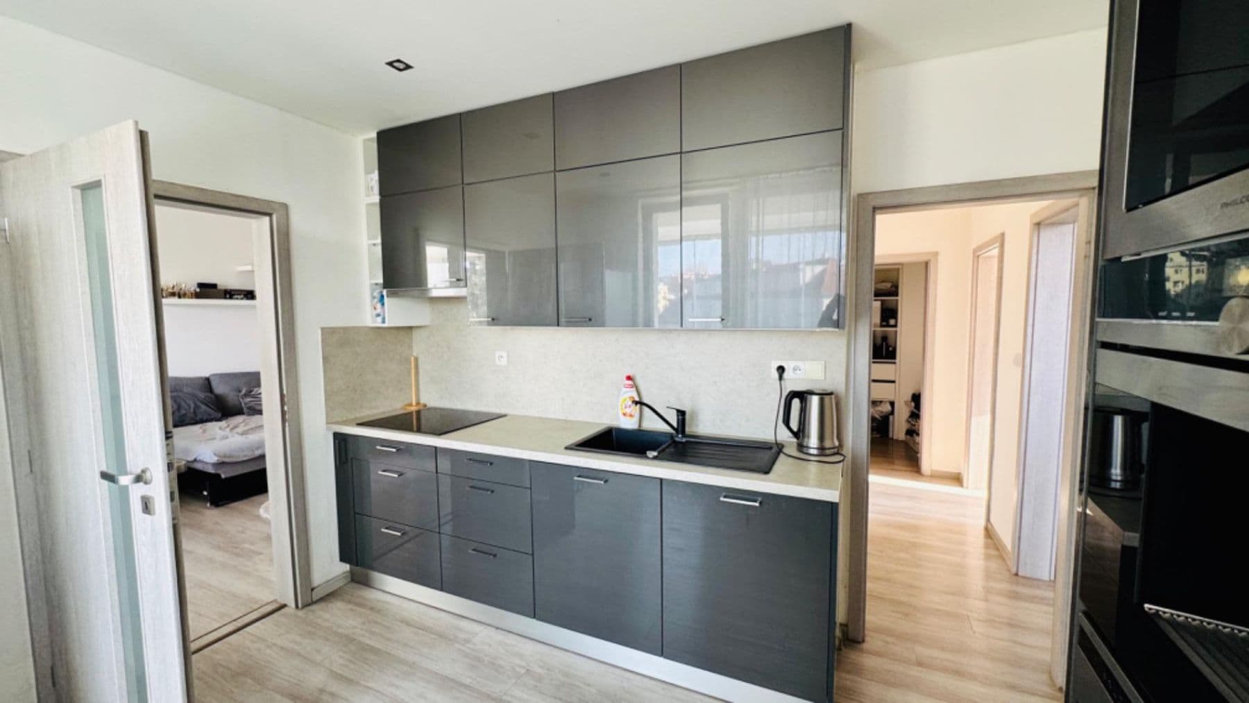 Prenájom bytu 3-izbový 70 m², Radčina, Praha, Praha Prenájom bytu 3-izbový 70 m², Radčina, Praha, Praha