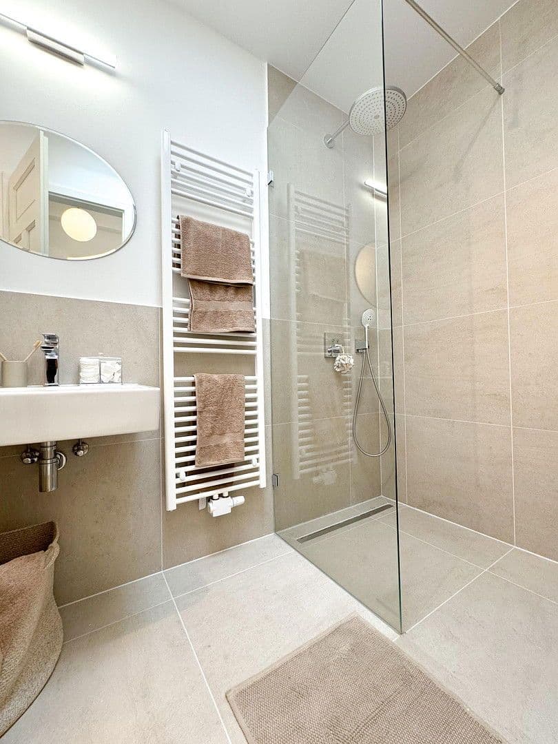 Predaj bytu 3-izbový 100 m², Berlin, Berlín Predaj bytu 3-izbový 100 m², Berlin, Berlín