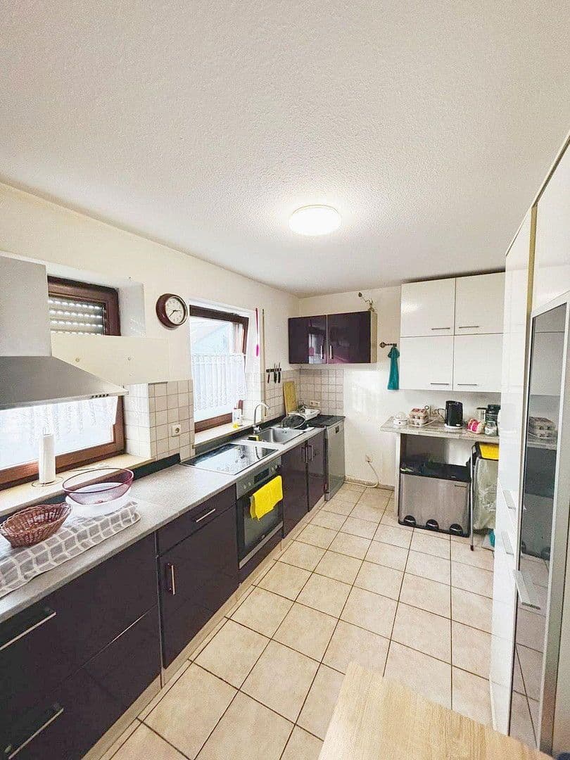 Prenájom bytu 4-izbový 95 m², Hemhofen, Bavorsko Prenájom bytu 4-izbový 95 m², Hemhofen, Bavorsko