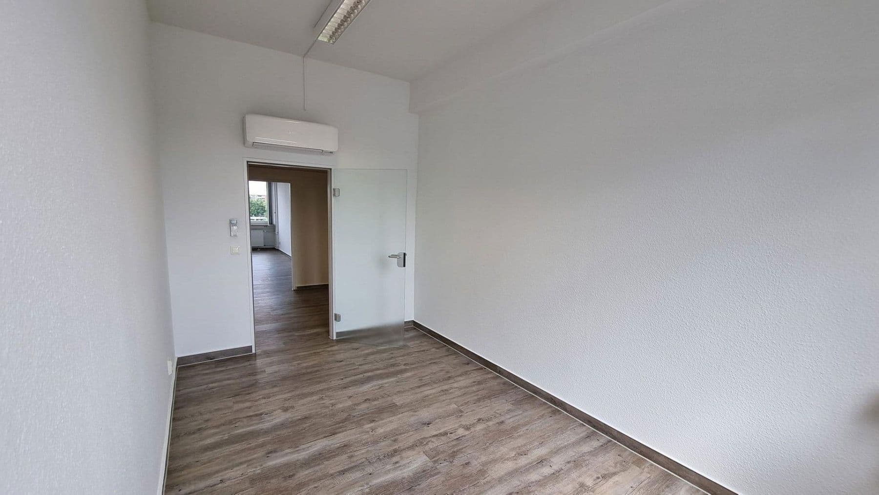 Prenájom kancelárie 145 m², Grusonstraße 55, Hamburg, Hamburg Prenájom kancelárie 145 m², Grusonstraße 55, Hamburg, Hamburg