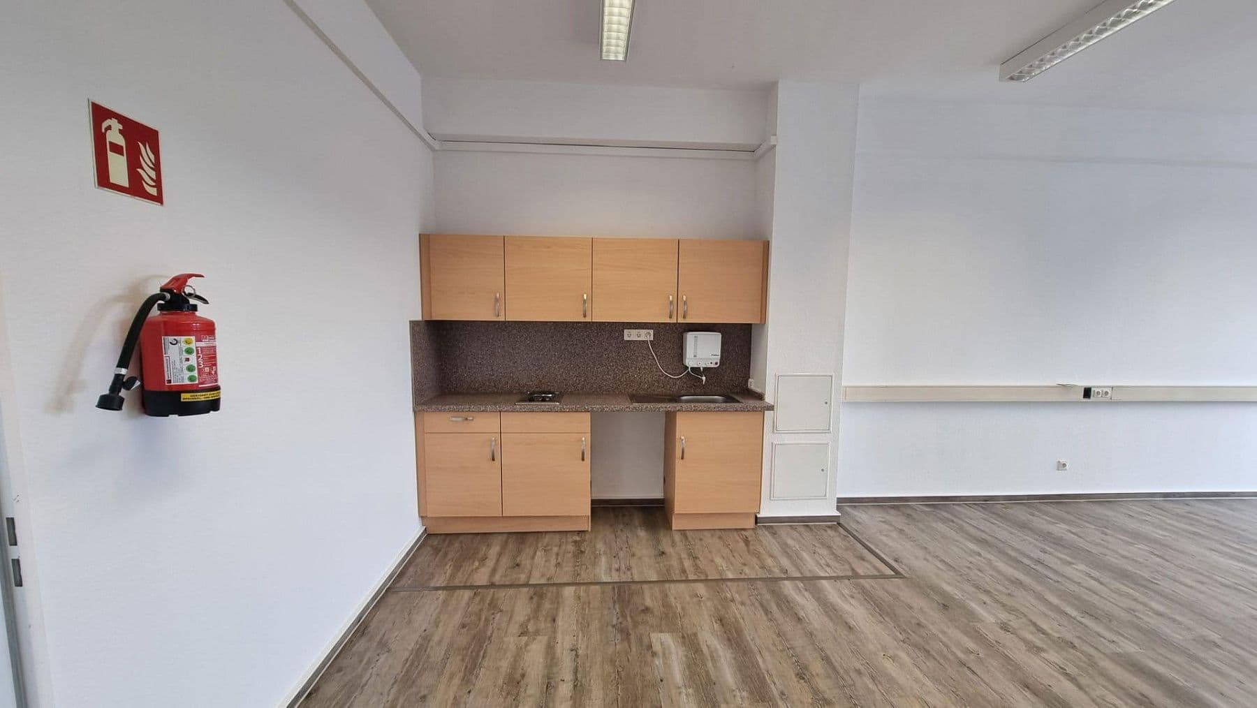 Prenájom kancelárie 145 m², Grusonstraße 55, Hamburg, Hamburg Prenájom kancelárie 145 m², Grusonstraße 55, Hamburg, Hamburg