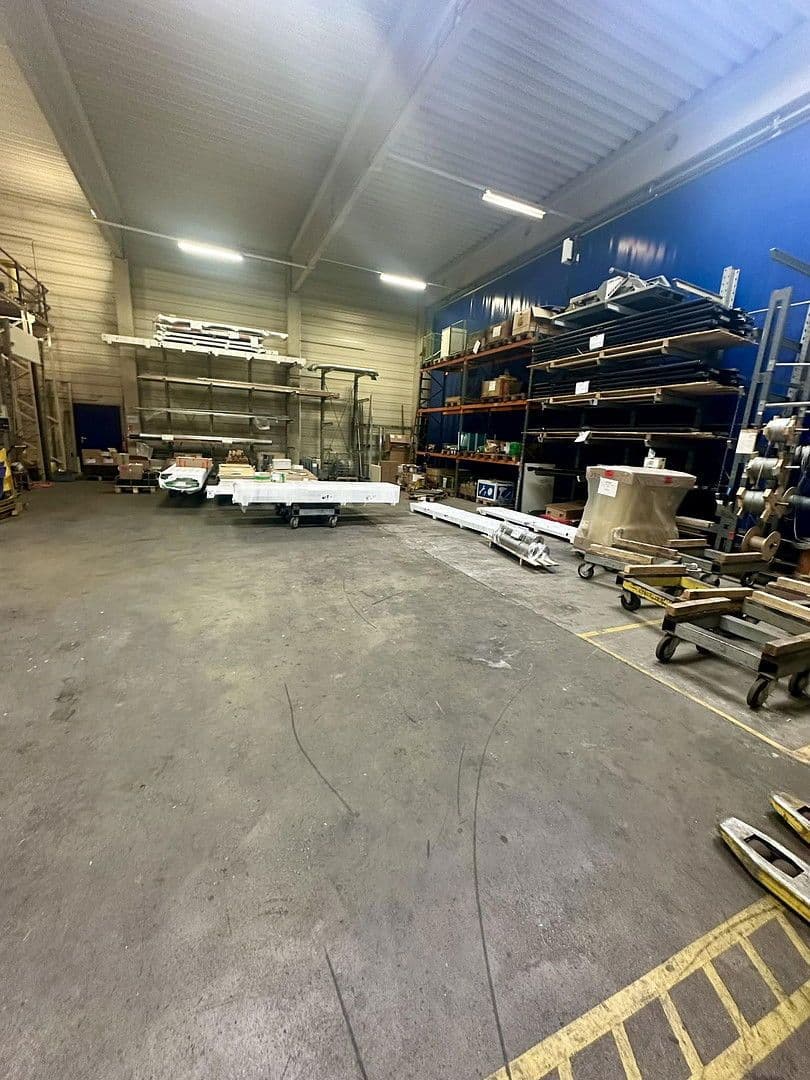 Prenájom nebytového priestoru 1.380 m², Industriestraße 23, Guntramsdorf, Dolné Rakúsko Prenájom nebytového priestoru 1.380 m², Industriestraße 23, Guntramsdorf, Dolné Rakúsko