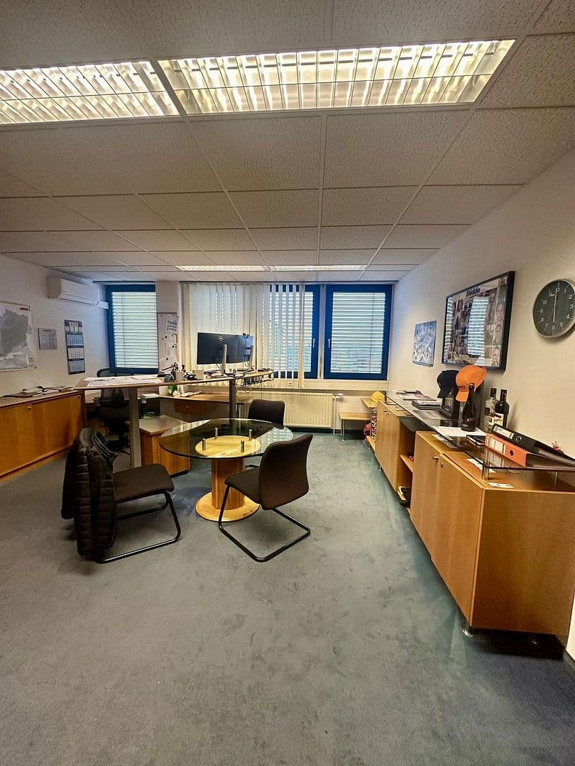 Prenájom nebytového priestoru 1.380 m², Industriestraße 23, Guntramsdorf, Dolné Rakúsko Prenájom nebytového priestoru 1.380 m², Industriestraße 23, Guntramsdorf, Dolné Rakúsko