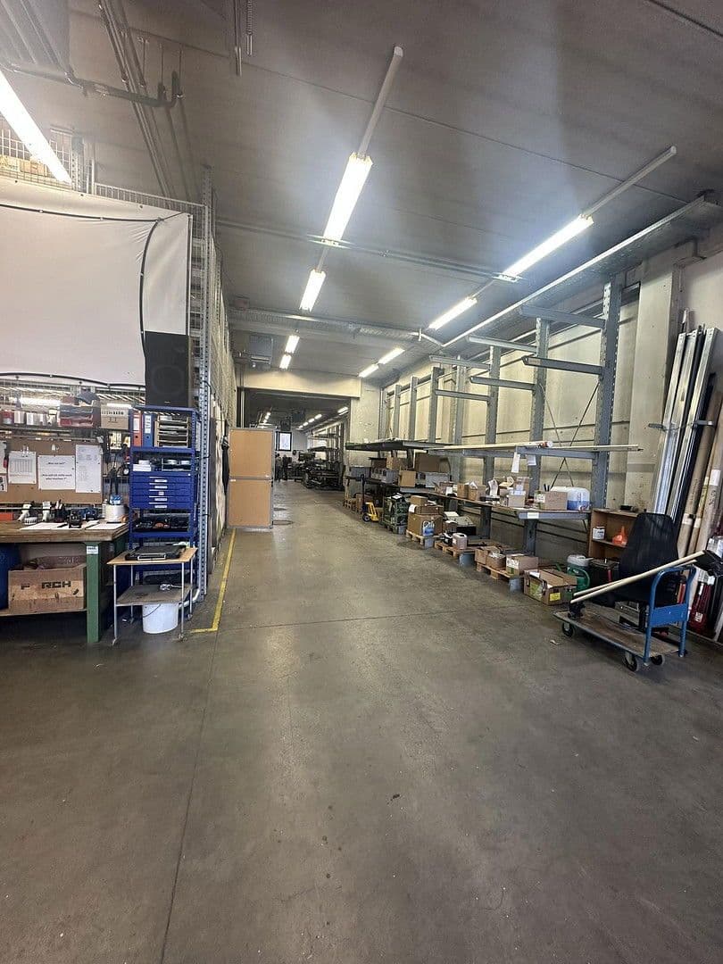 Prenájom nebytového priestoru 1.380 m², Industriestraße 23, Guntramsdorf, Dolné Rakúsko Prenájom nebytového priestoru 1.380 m², Industriestraße 23, Guntramsdorf, Dolné Rakúsko