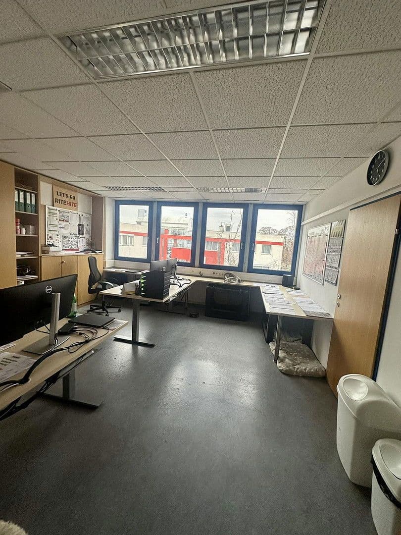 Prenájom nebytového priestoru 1.380 m², Industriestraße 23, Guntramsdorf, Dolné Rakúsko Prenájom nebytového priestoru 1.380 m², Industriestraße 23, Guntramsdorf, Dolné Rakúsko