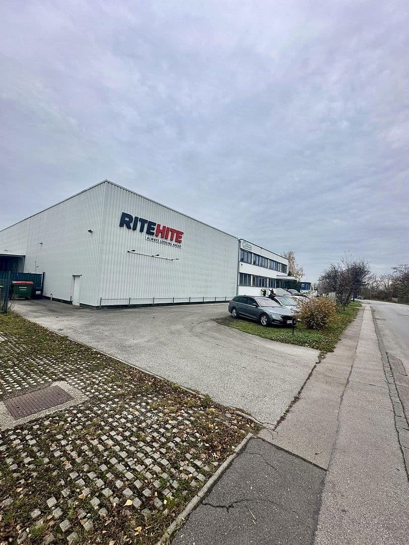 Prenájom nebytového priestoru 1.380 m², Industriestraße 23, Guntramsdorf, Dolné Rakúsko Prenájom nebytového priestoru 1.380 m², Industriestraße 23, Guntramsdorf, Dolné Rakúsko