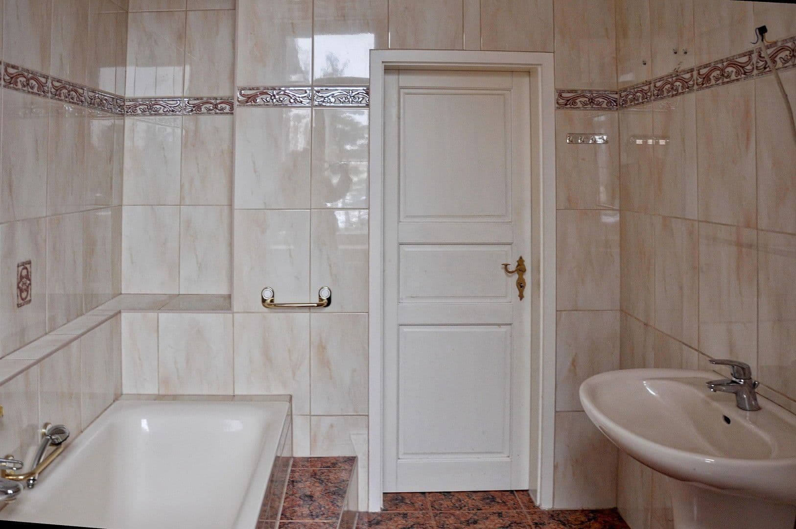 Prenájom bytu 3-izbový 136 m², Oststraße 17, Kamenec, Sasko Prenájom bytu 3-izbový 136 m², Oststraße 17, Kamenec, Sasko