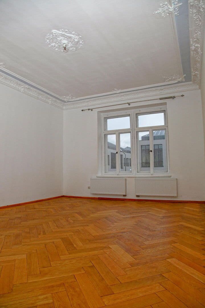 Prenájom bytu 3-izbový 136 m², Oststraße 17, Kamenec, Sasko Prenájom bytu 3-izbový 136 m², Oststraße 17, Kamenec, Sasko