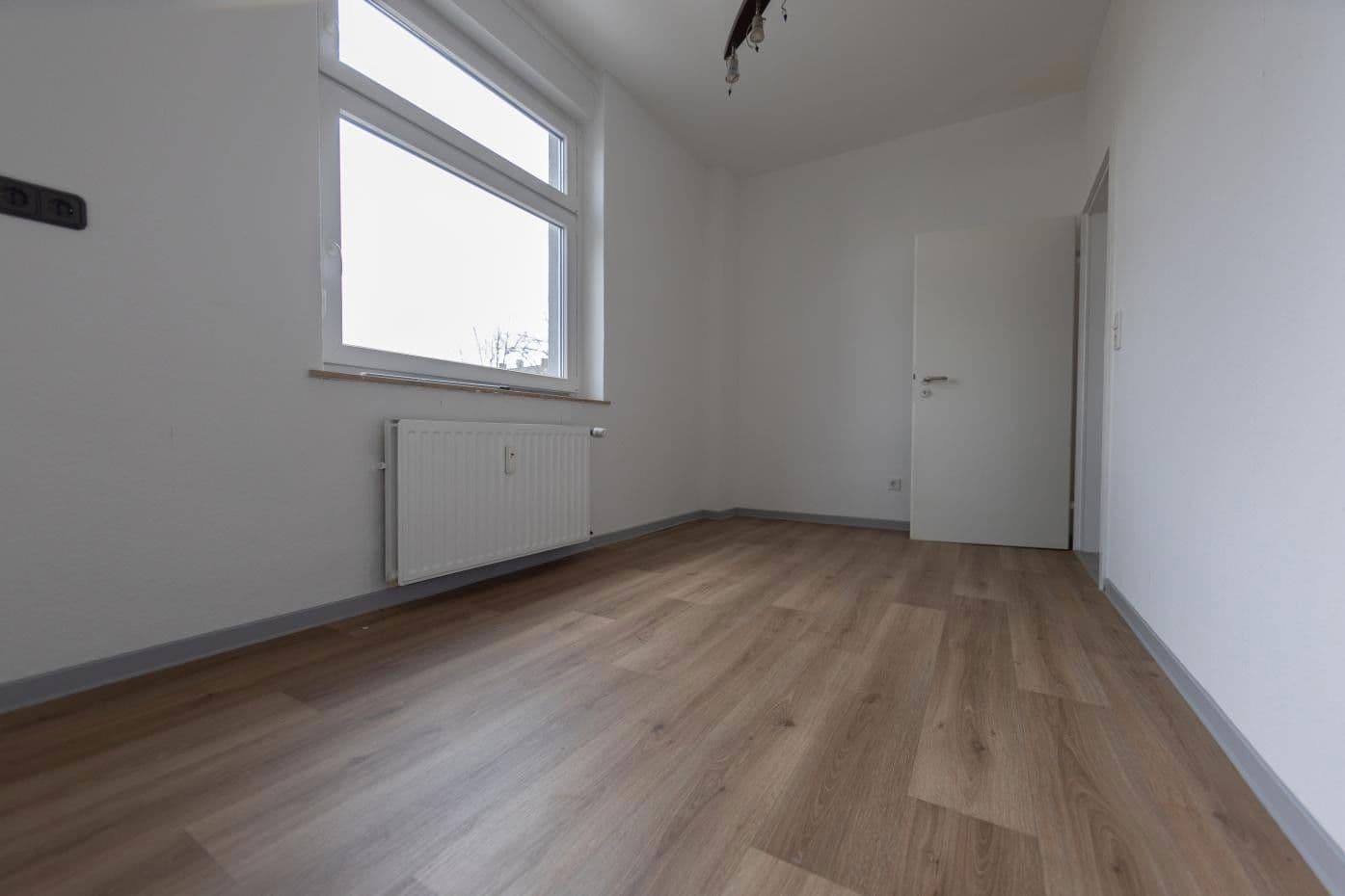 Prenájom bytu 2-izbový 60 m², Sommerstraße 1, Duisburg, Severné Porýnie - Westfálsko Prenájom bytu 2-izbový 60 m², Sommerstraße 1, Duisburg, Severné Porýnie - Westfálsko
