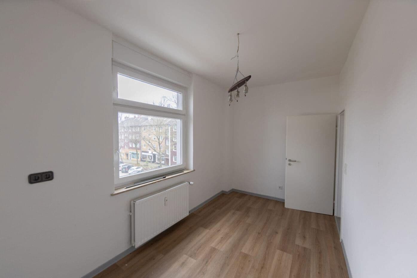 Prenájom bytu 2-izbový 60 m², Sommerstraße 1, Duisburg, Severné Porýnie - Westfálsko Prenájom bytu 2-izbový 60 m², Sommerstraße 1, Duisburg, Severné Porýnie - Westfálsko