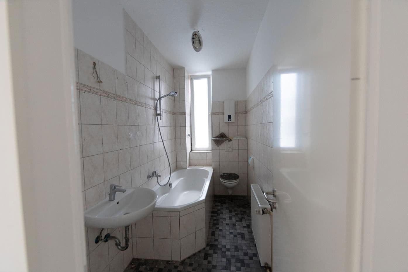 Prenájom bytu 2-izbový 60 m², Sommerstraße 1, Duisburg, Severné Porýnie - Westfálsko Prenájom bytu 2-izbový 60 m², Sommerstraße 1, Duisburg, Severné Porýnie - Westfálsko