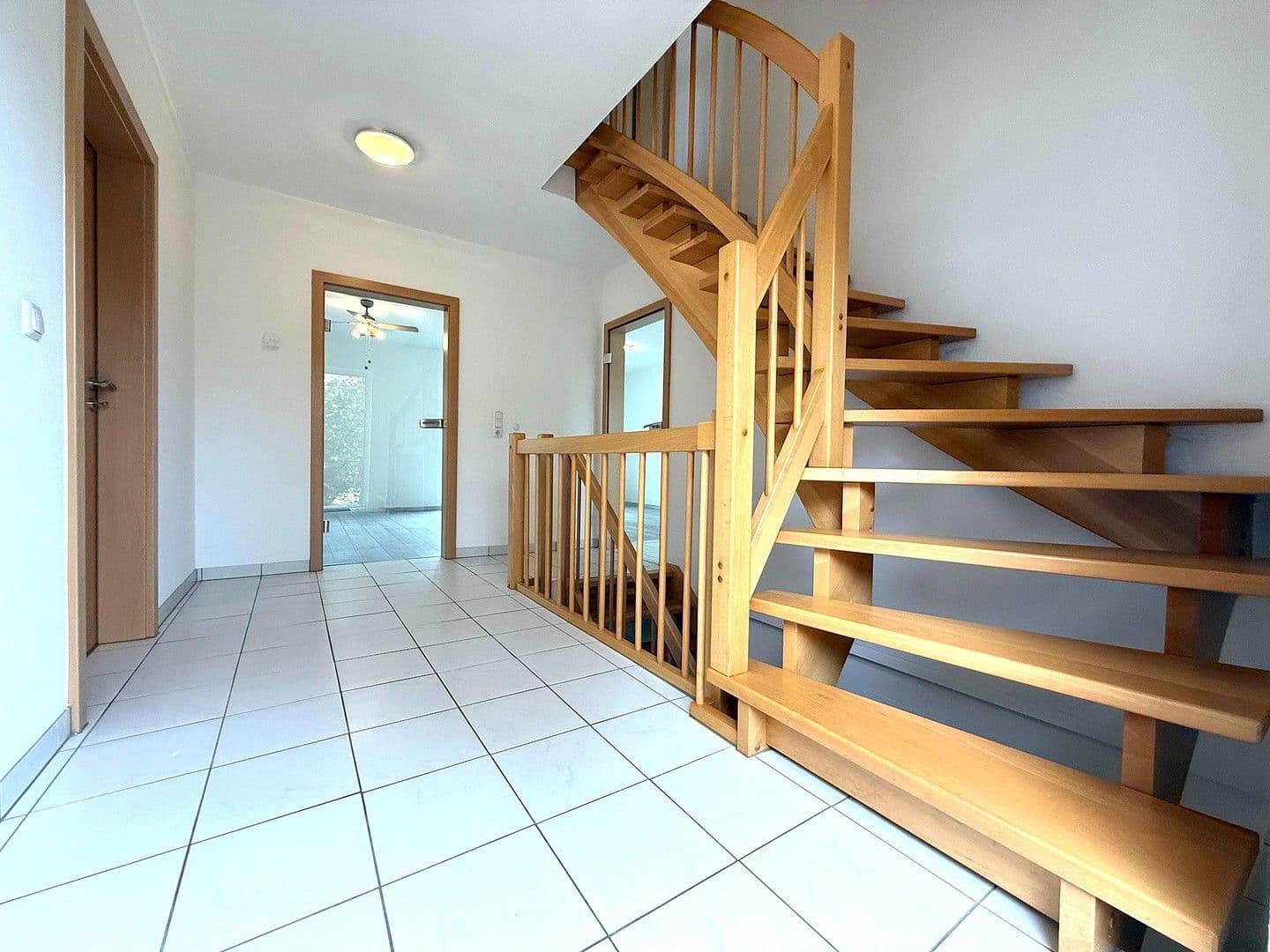 Predaj domu 131 m², pozemek 432 m², Im Gageneck 36, Walzbachtal, Bádensko-Wurttembersko Predaj domu 131 m², pozemek 432 m², Im Gageneck 36, Walzbachtal, Bádensko-Wurttembersko